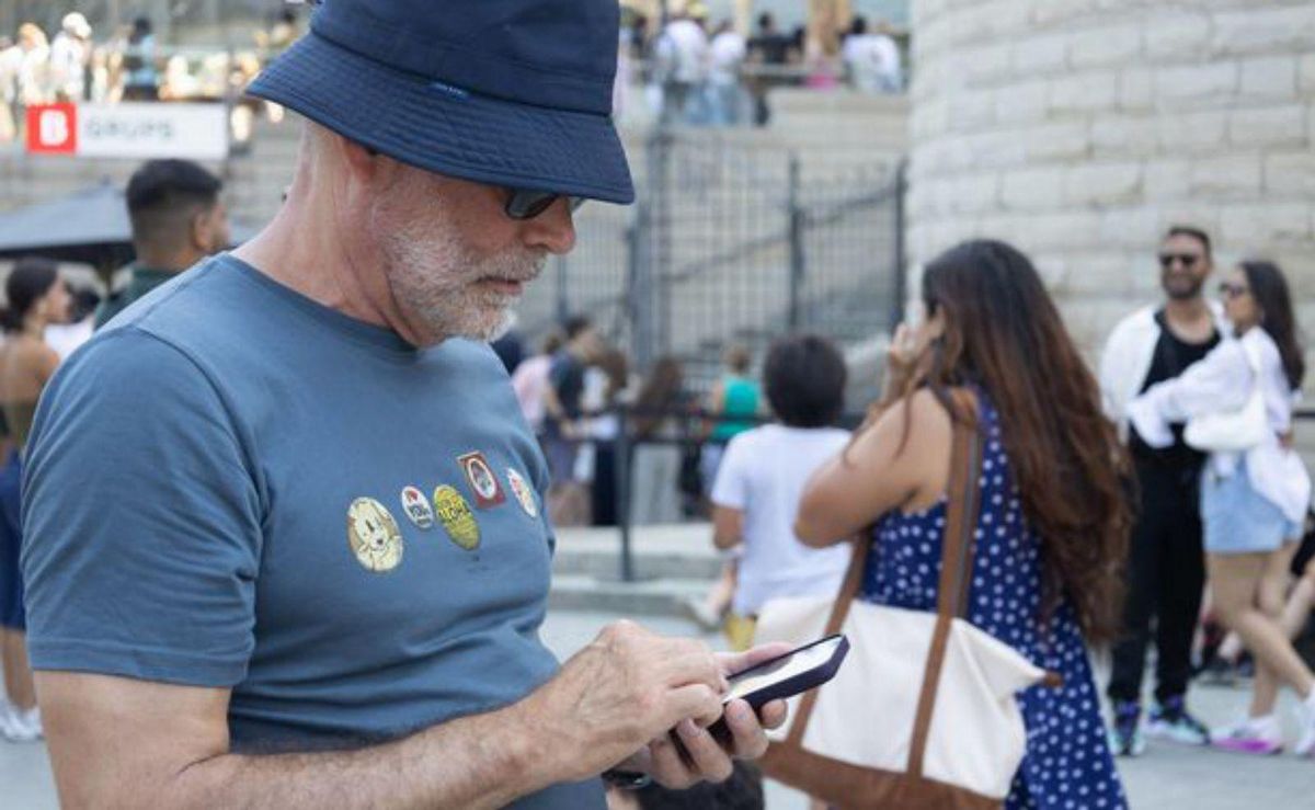 Segueixin atents a les pantalles Segueixin atents a les pantalles