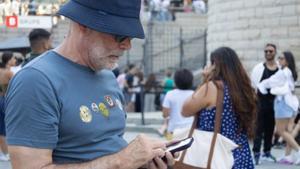 Segueixin atents a les pantalles Segueixin atents a les pantalles