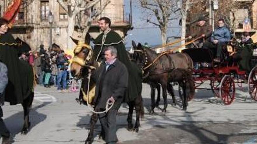 Els tradicionals Tres Tombs pels carrers de Solsona