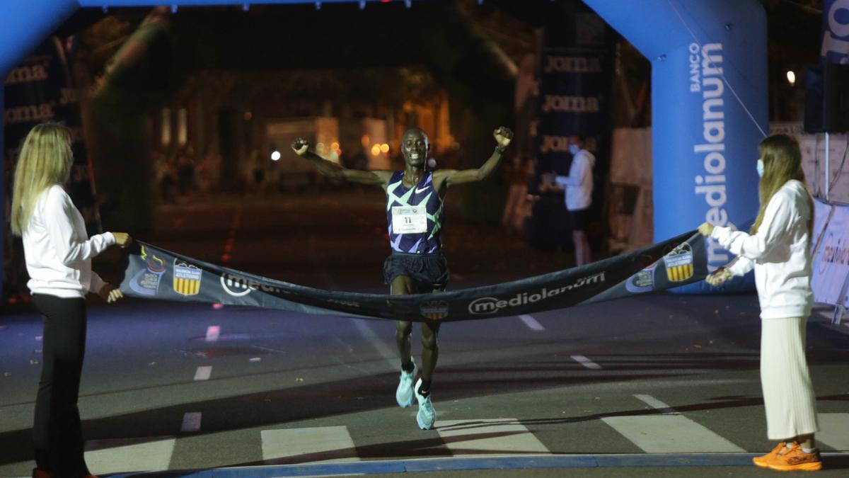 Búscate en la 15K Nocturna 2021