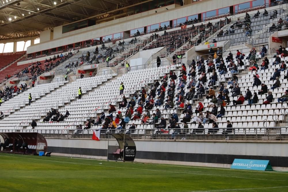 Un Real Murcia peleón no puede con el Córdoba (0-1)