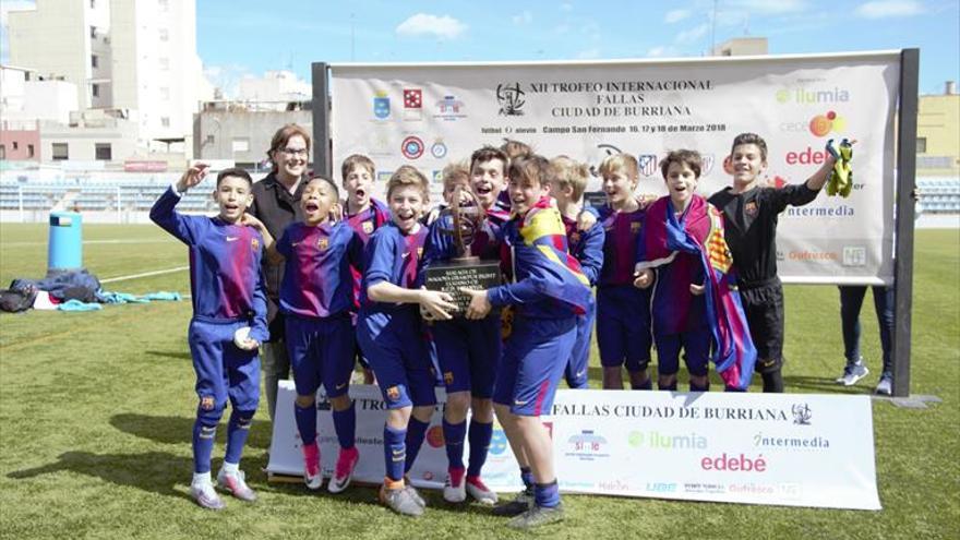 AMB PROJECCIÓ El Barça torna a regnar en el XII Trofeu de Falles