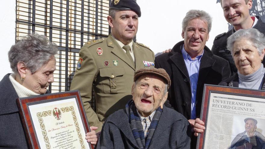 Es el veterano de guerra más longevo.