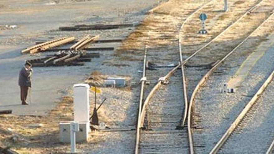 Fomento estudia recuperar el tren Ruta de la Plata, una línea cerrada en 1985