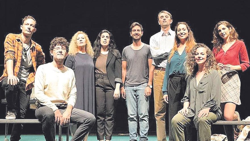 Elenco de «El domingo que viene», de la compañía Almadraba Teatro.