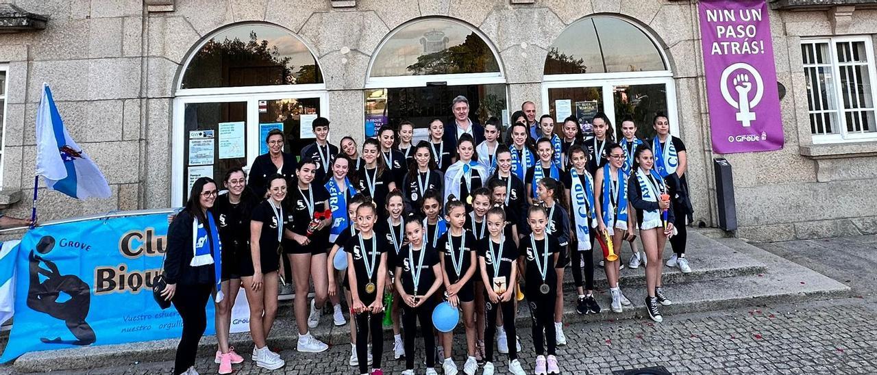 El alcalde ofreció una recepción oficial a las campeonas y campeones del Biqueira, esta tarde.