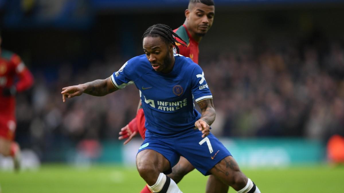 Sterling busca una salida del Chelsea