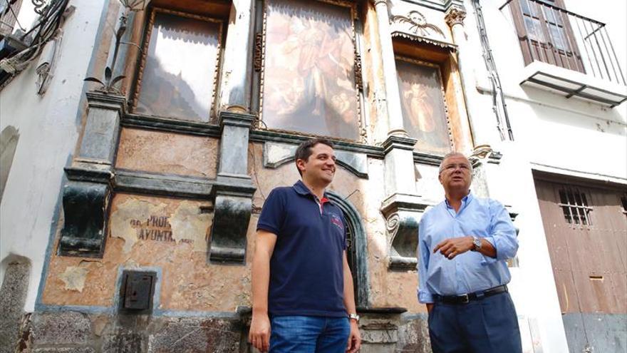 El PP critica el deterioro del retablo municipal ubicado en la calle Lineros