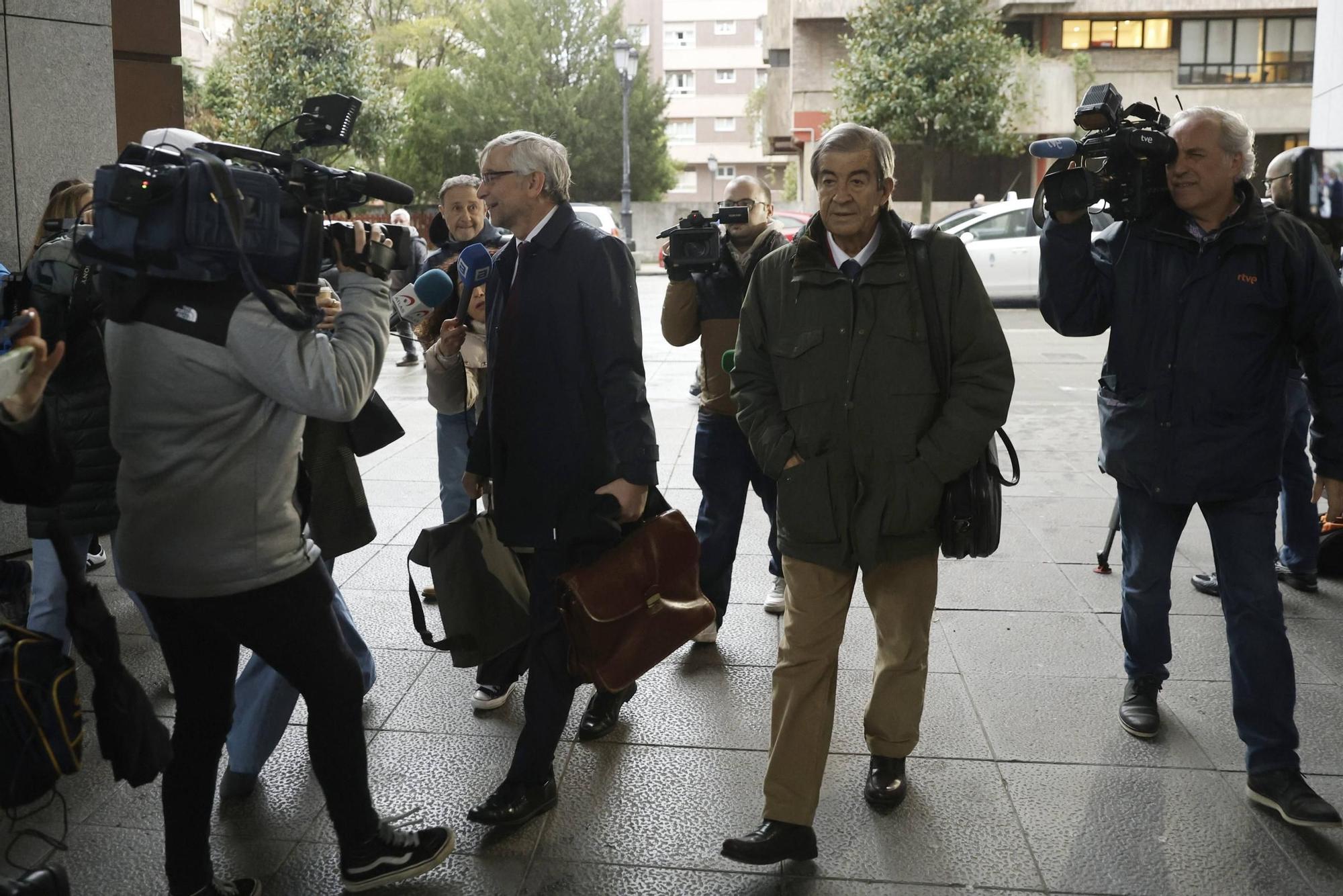 Francisco Álvarez-Cascos se sienta este martes en el banquillo por un presunto delito de apropiación indebida