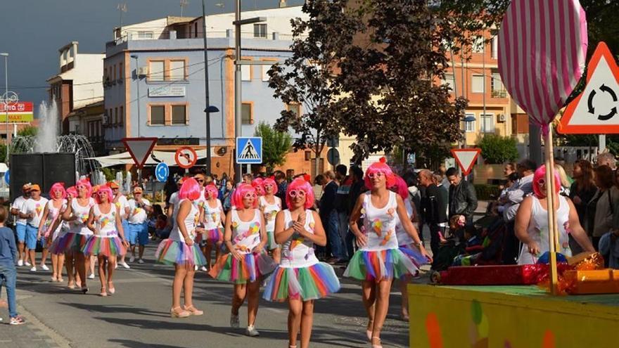 Bullas despide sus fiestas con la ofrenda floral