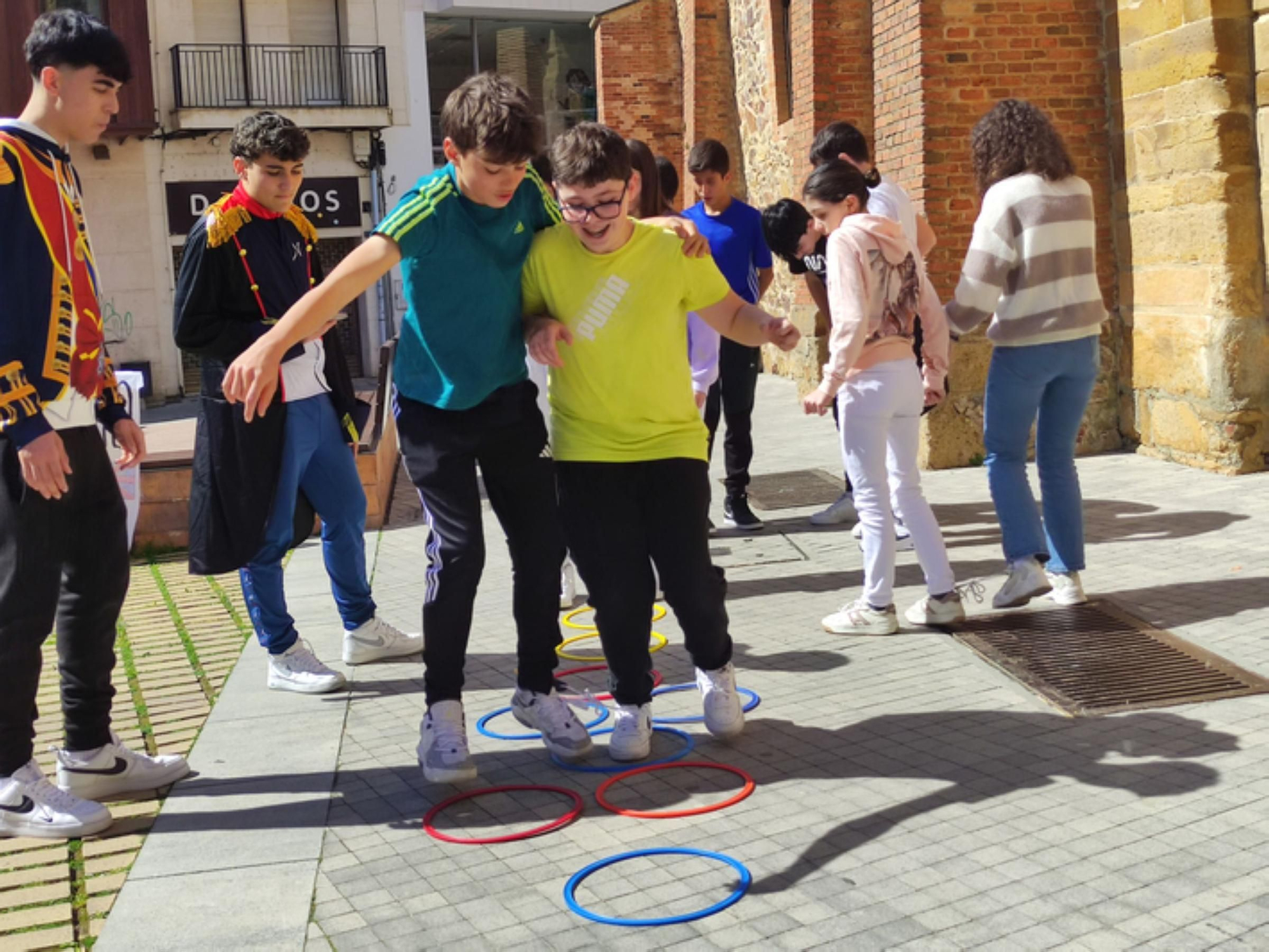 Alumnos del colegio San Vicente de Paúl y la Carrera de Benavente