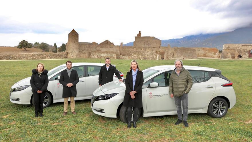 La flota de vehicles de l’Ajuntament de Roses incorpora dos nous cotxes elèctrics