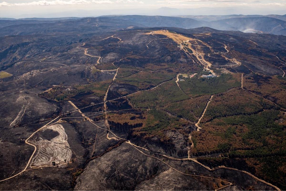 Cabeza de Manzaneda también ardió por el incendio de Chandrexa de Queixa