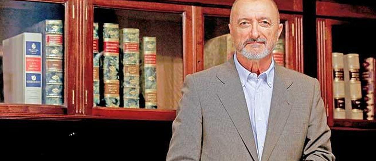 Arturo Pérez-Reverte.