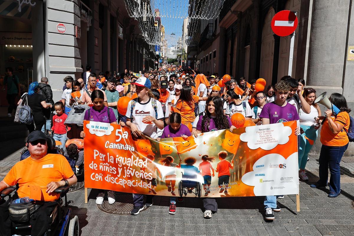 Quinta caminata por la igualdad de los niños y jóvenes con discapacidad en Santa Cruz