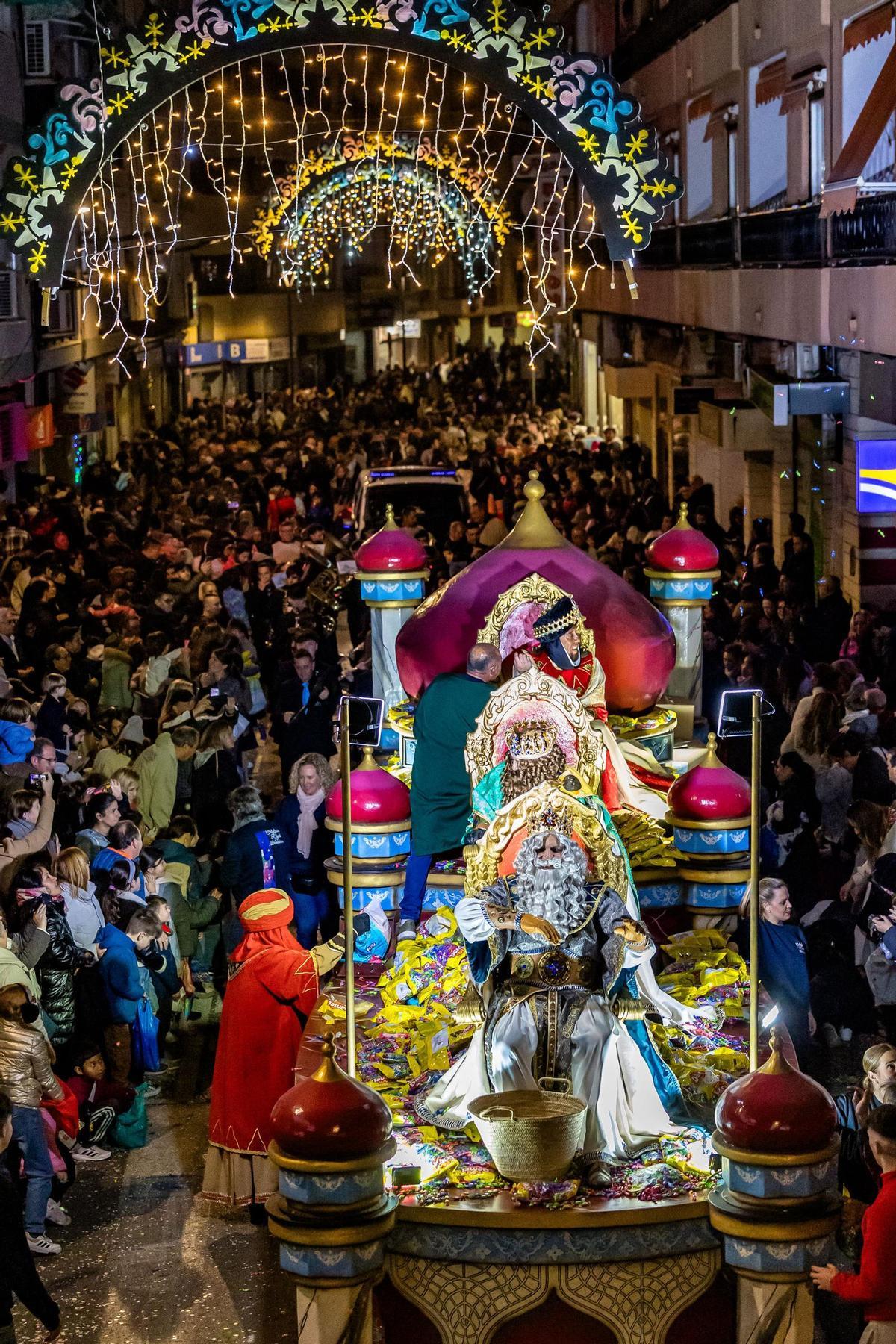 Benidorm celebra la Cabalgata de los Reyes Magos