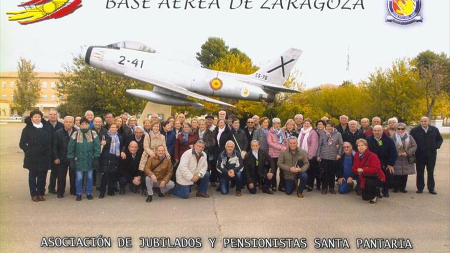 Los jubilados visitan la Base Aérea de Zaragoza