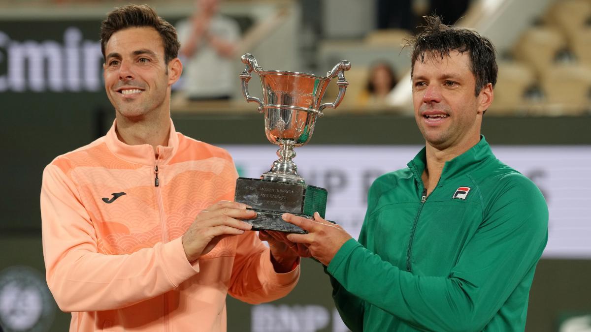 Marcel Granollers y Horacio Zeballos con el título