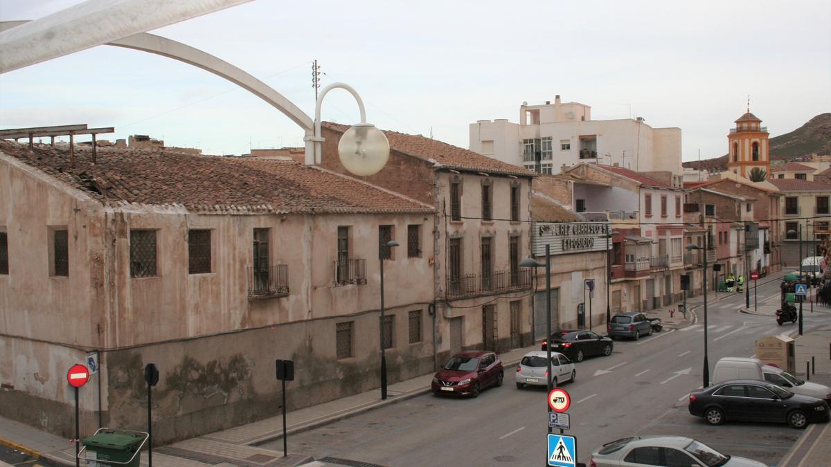 Lugar donde se pretende construir el consultorio médico tras el derribo de los inmuebles.