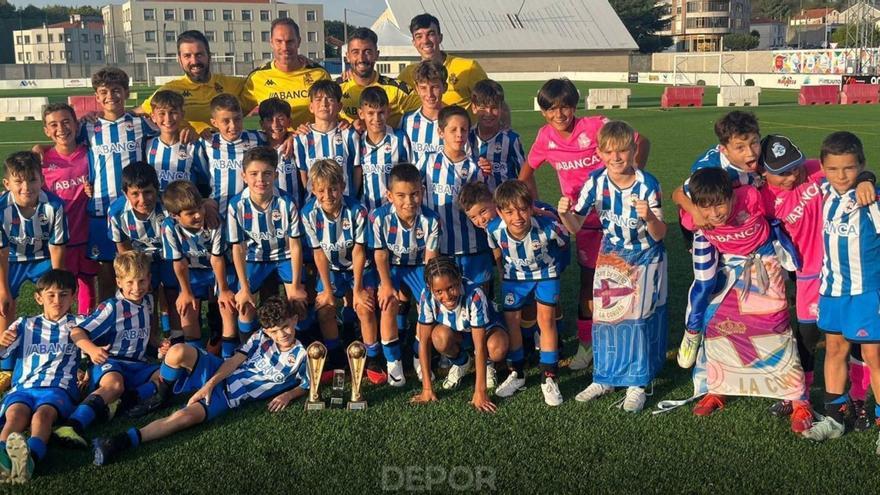 Doblete blanquiazul en la segunda edición del Torneo de F8 de la Escola de Fútbol Lalín