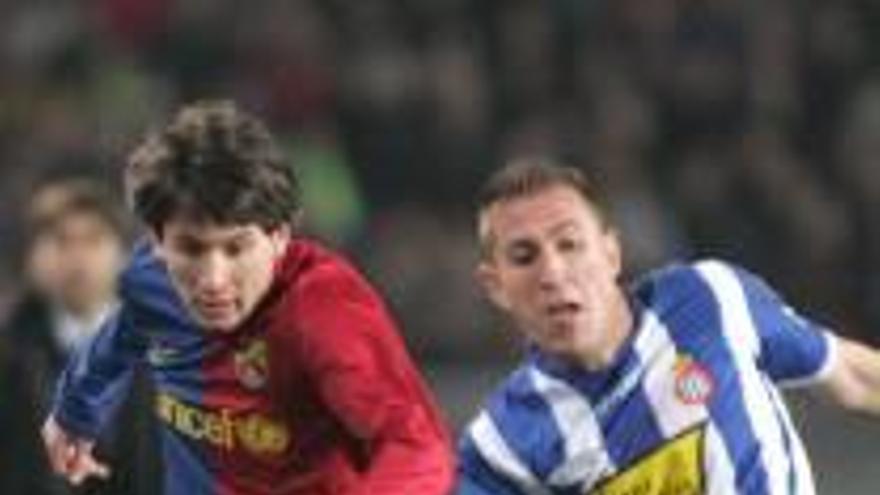 Ángel persegueix Messi en el triomf de l&#039;Espanyol al Camp Nou del 2009 (1-2)