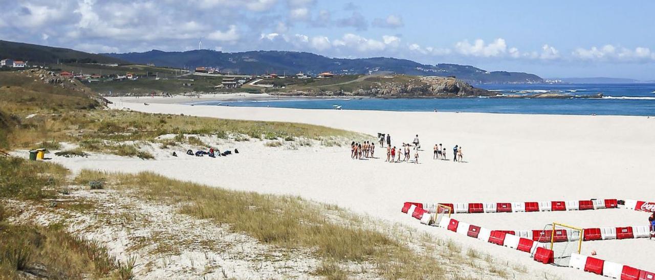 La playa de Sabón, en Arteixo, la más segura para el baño.   | // VÍCTOR ECHAVE