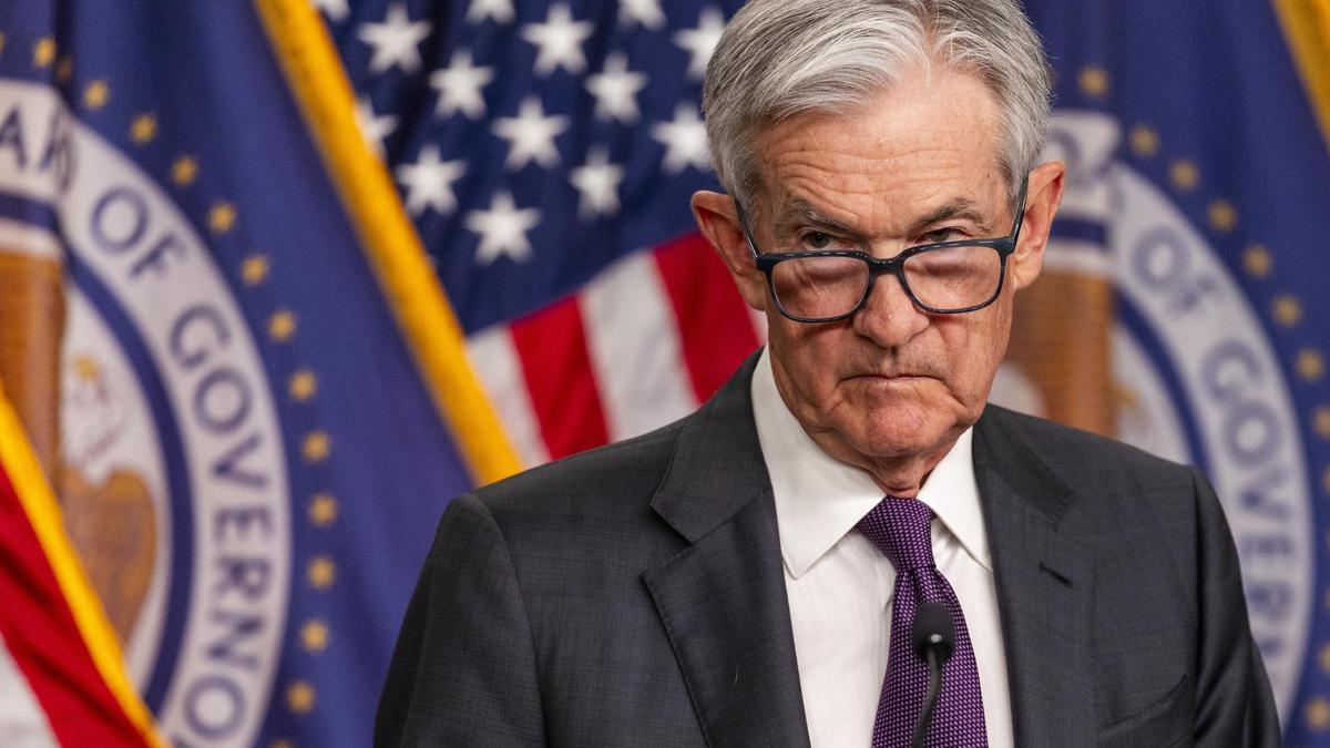 Powell afirma que los aranceles de Trump podrían frenar el crecimiento económico