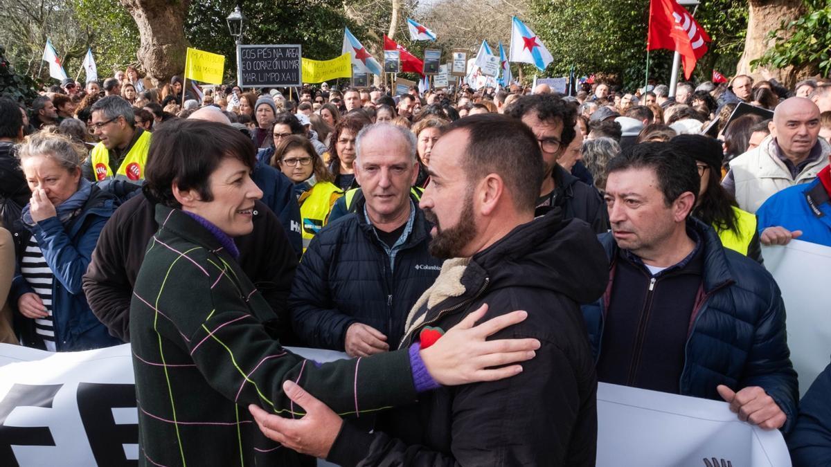 Ana Pontón junto a Rogelio Santos, antes del inicio de la marcha.