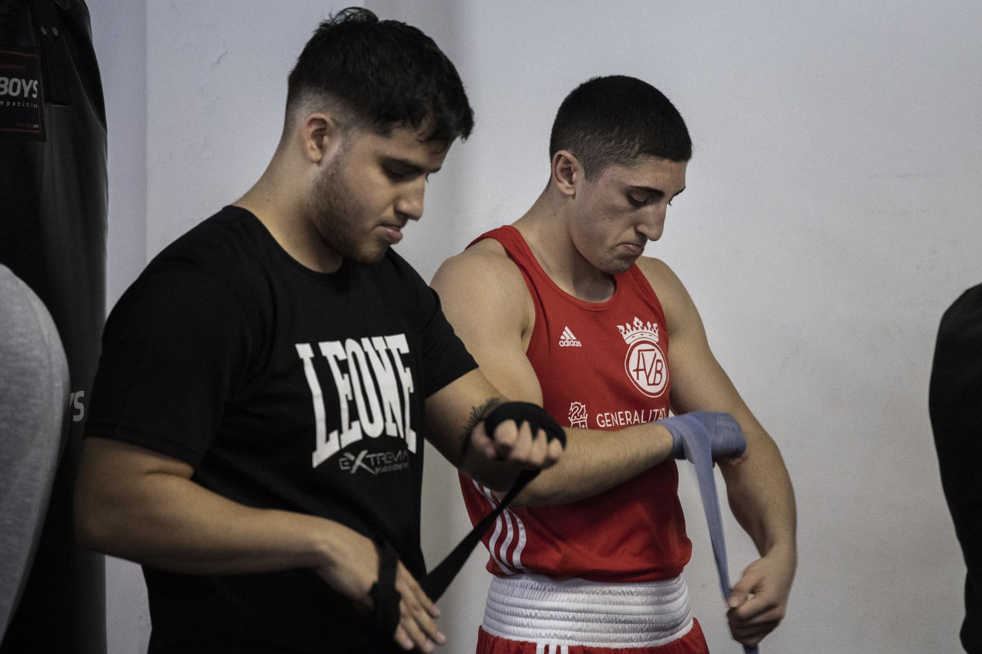 Una jornada en el Club de Boxeo de Moncada - Levante-EMV