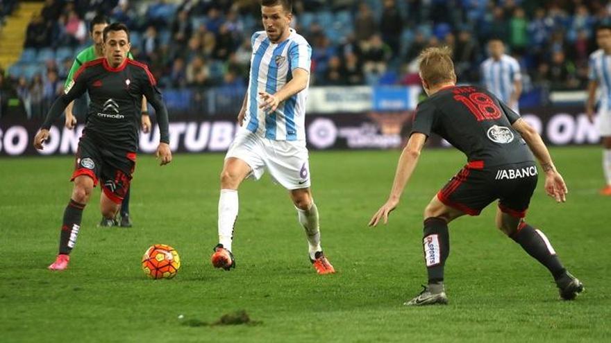 Camacho, en un duelo disputado el curso pasado con el Celta en La Rosaleda