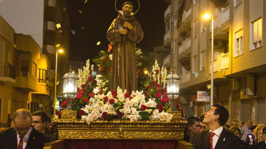 Un momento de la procesión