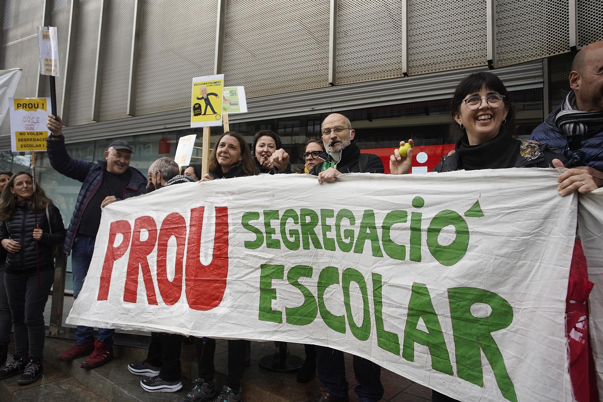 Manifestació del professorat en contra del Departament d'Educació a Girona