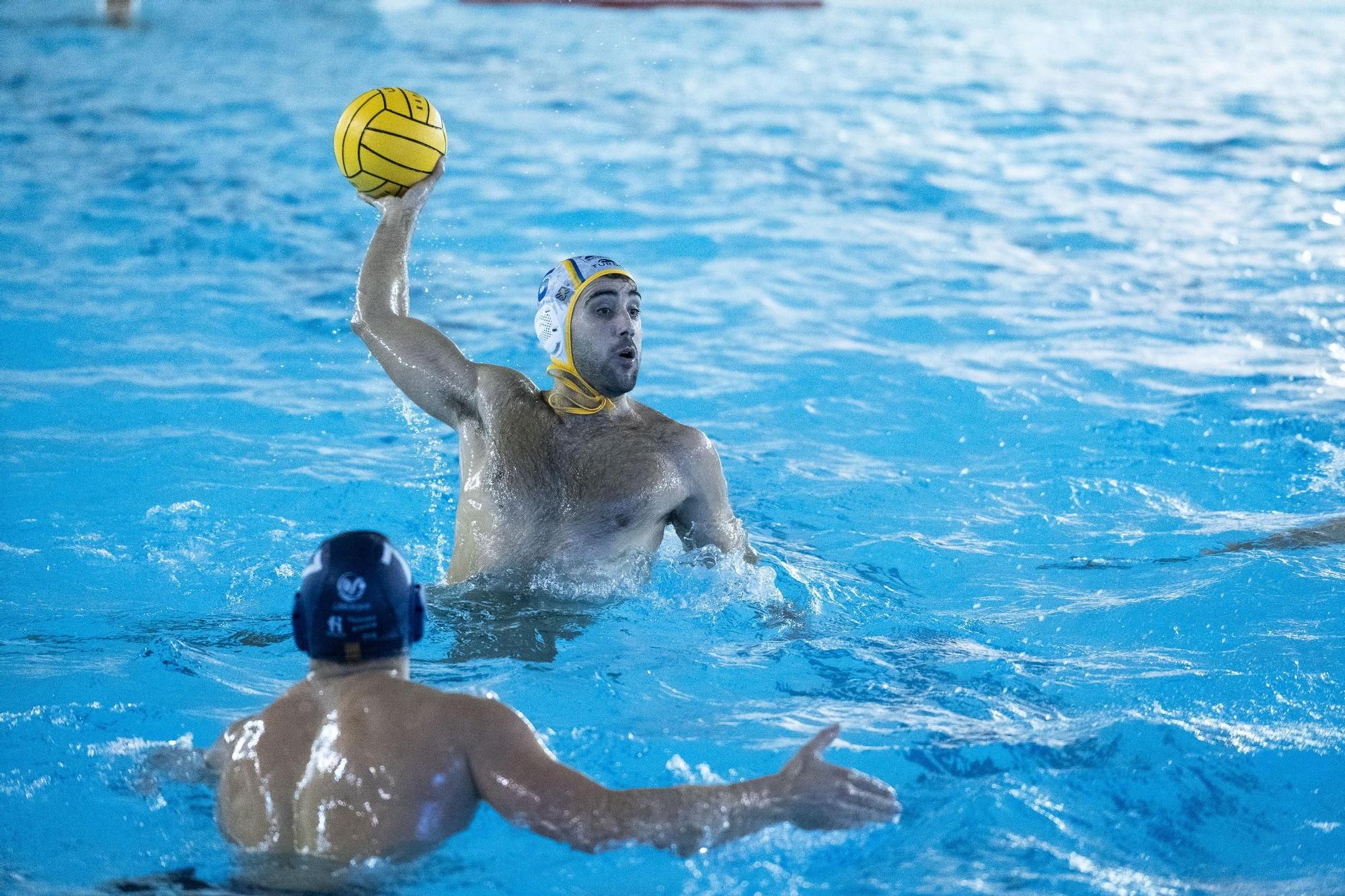 Imatges de la final de la Copa Catalunya de waterpolo entre l'Atlètic Barceloneta i el CN Sabadell