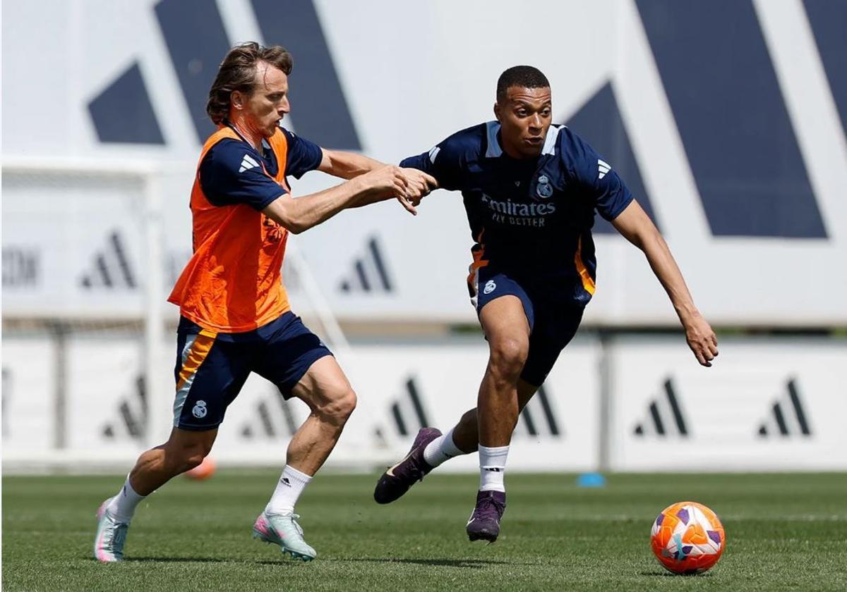 Lucas Vázquez regresa al grupo en vísperas de la visita al Sevilla
