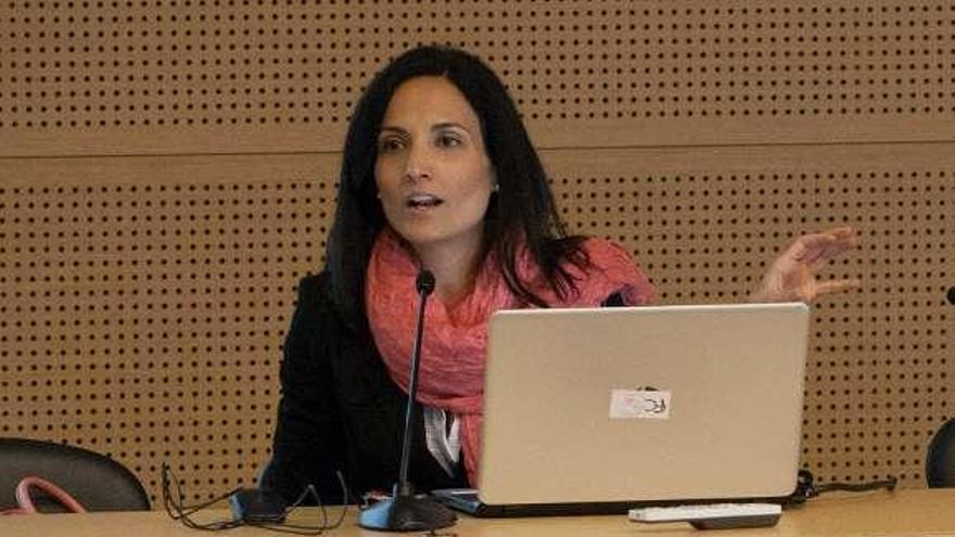 Conferencia de Lucía Pascual, ayer en el Clínico.