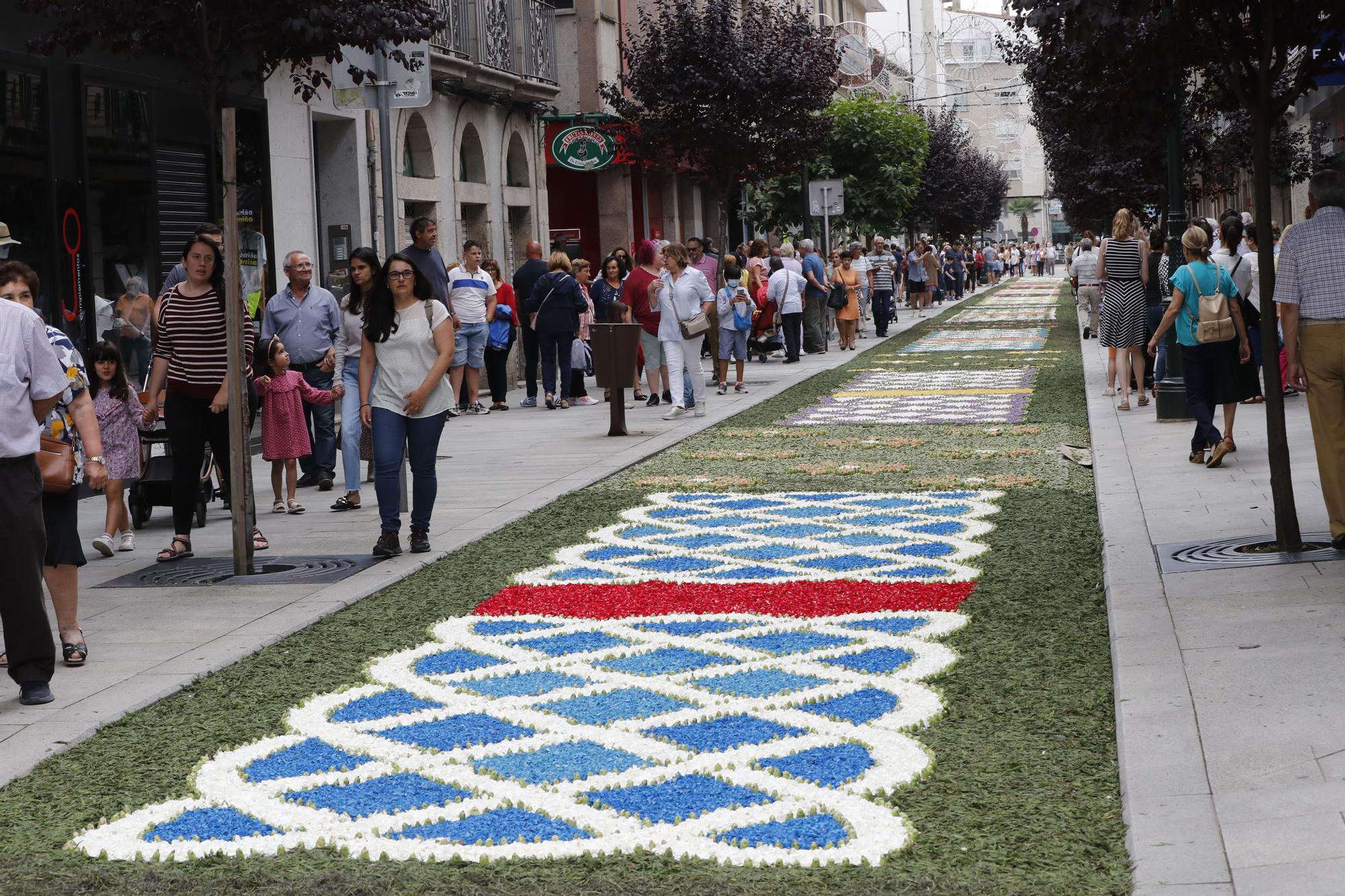 Redondela, cubierta por sus alfombras de flores