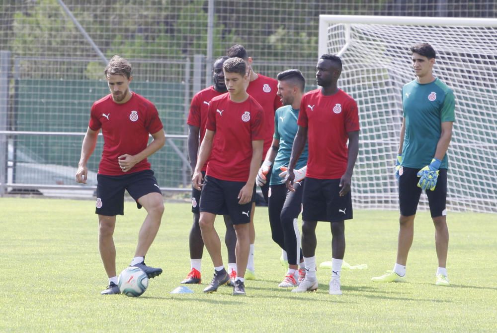 Entrenament de portes obertes del Girona FC a l'Escala