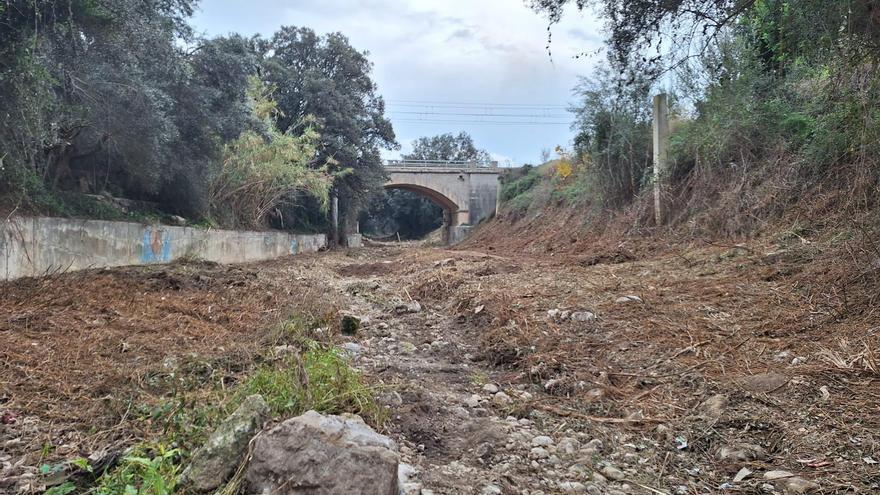 El Govern suspende de forma «temporal» la intervención en el torrente de Almadrà