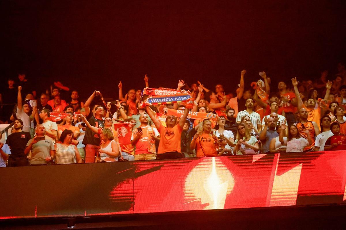 El Roig Arena empuja en busca de la segunda liga