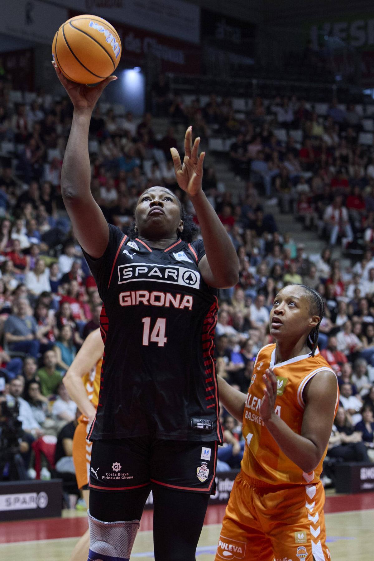 Les imatges del partit de tornada de la semifinal del play-off entre l'Spar Girona i el València