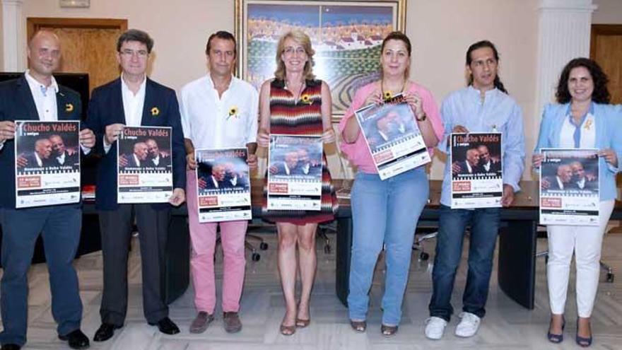 Presentación del concierto, en el Ayuntamiento de Benalmádena.