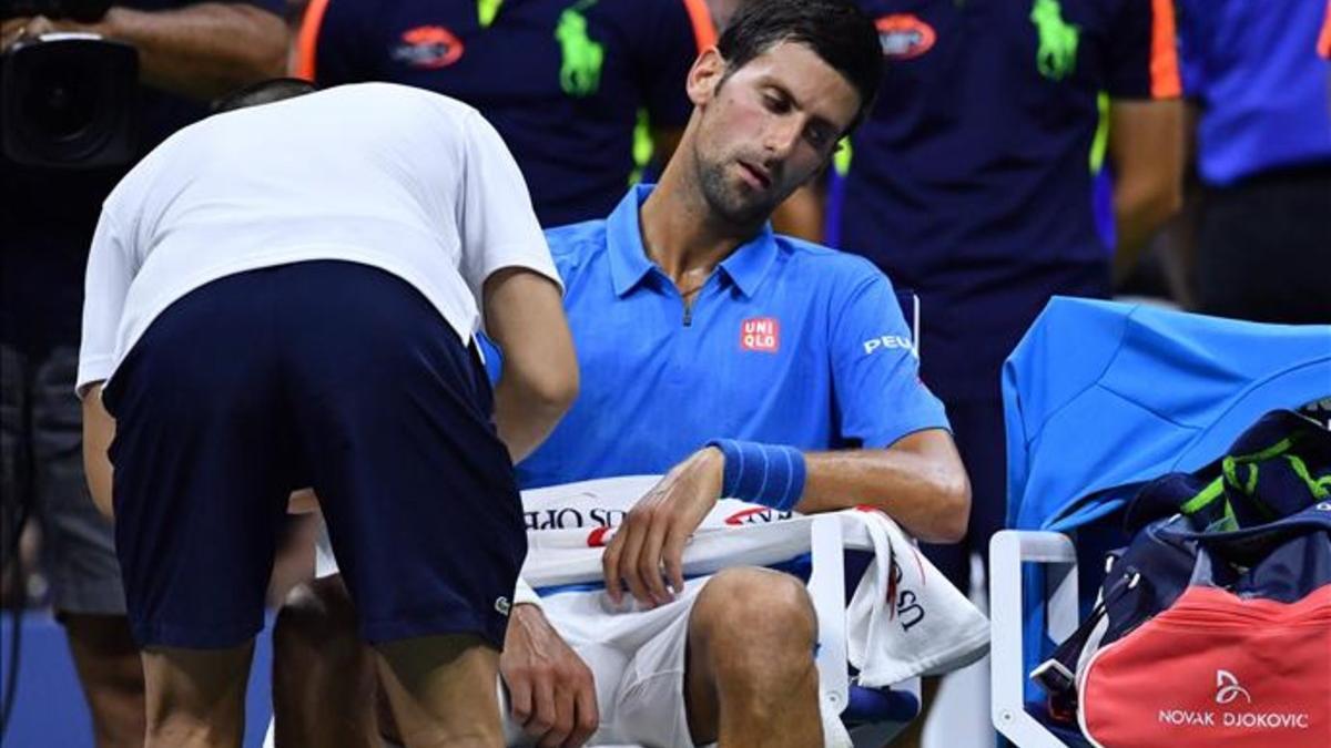Novak Djokovic fue atendido de su antebrazo derecho en su debut en el US Open
