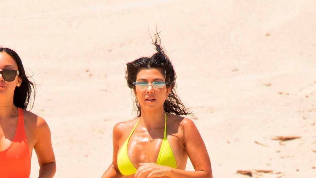 Kourtney Kardashian en la playa