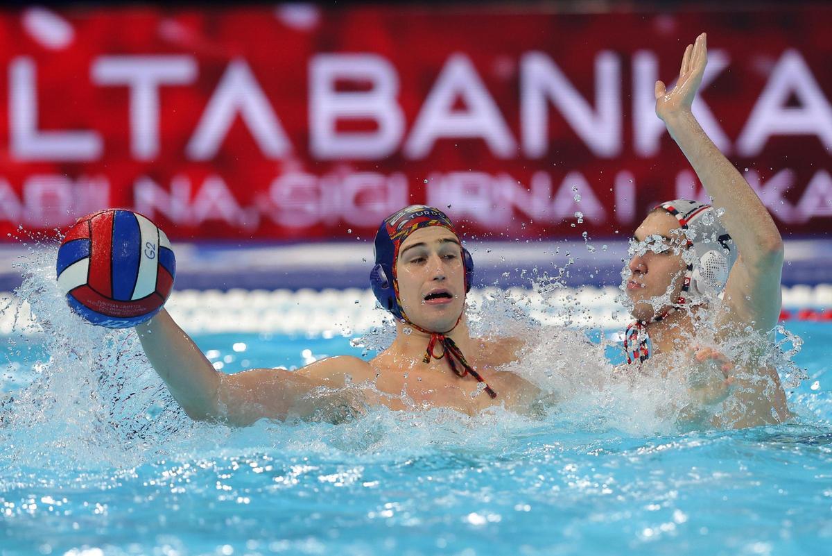Álvaro Granados, durante el triunfo de España contra Francia en el Europeo de waterpolo.