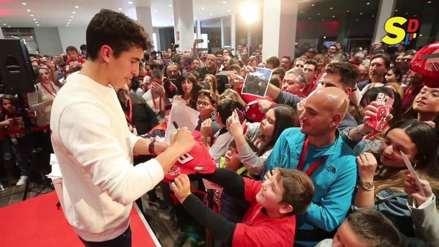 Marc Márquez desata la locura en su llegada a València