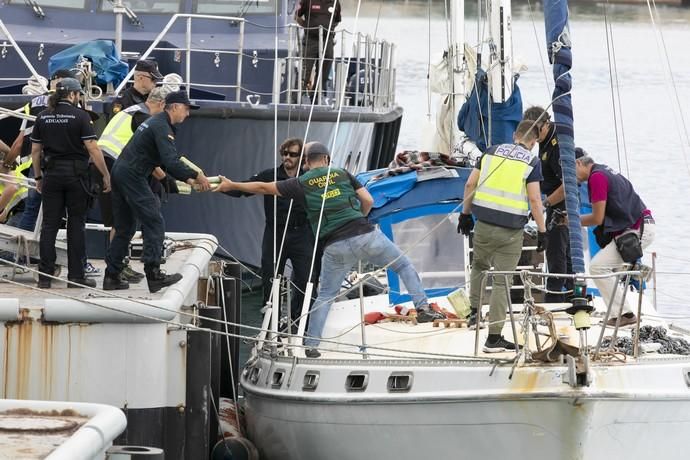 Interceptan un narcovelero con 800 kilos de coca