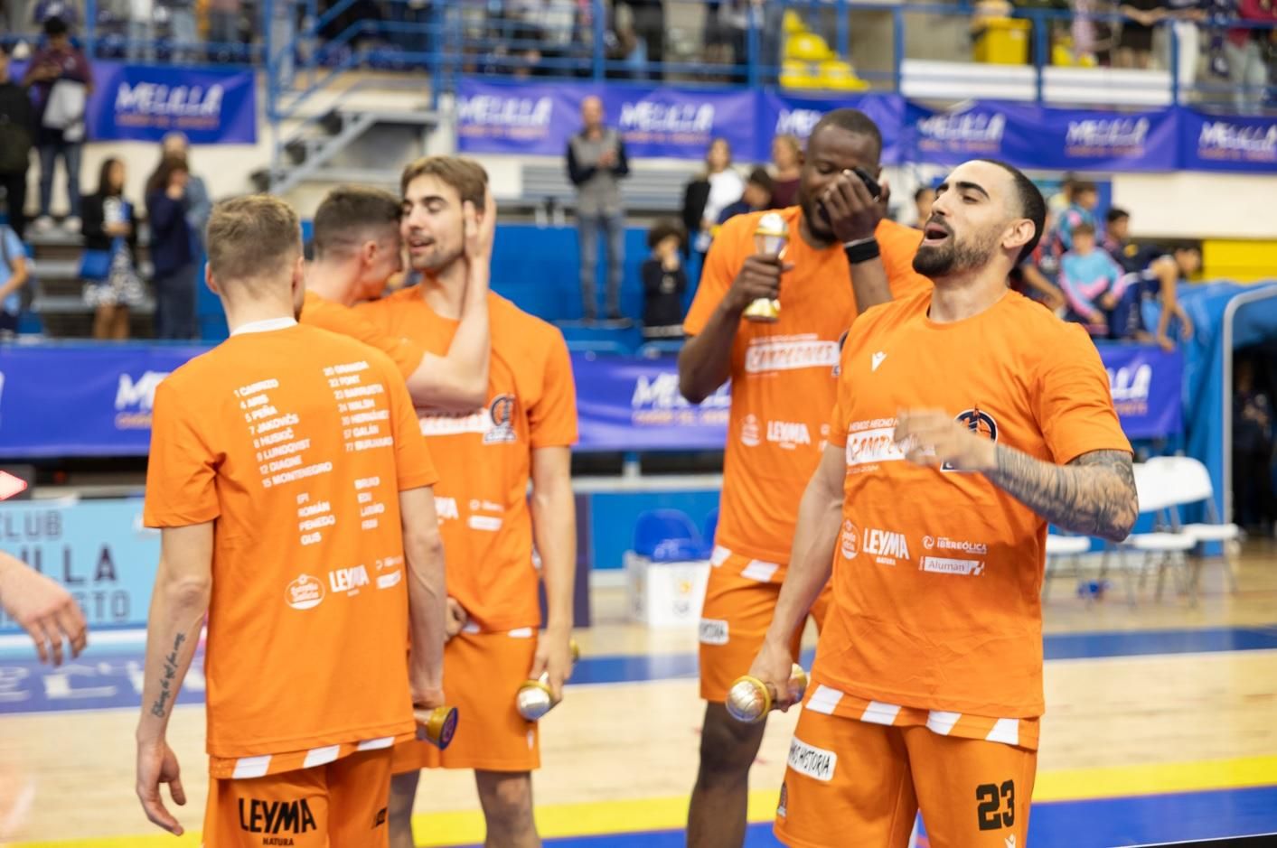 La fiesta del ascenso a la ACB del Leyma Básquet Coruña en Melilla.