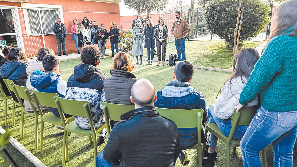 Visita de la exvicepresidenta Isabel Franco al centro de Santa Cruz en 2023.