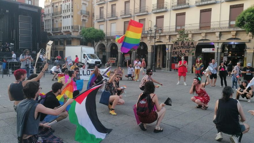 Orgulloza. Orgullo ¡ZAS!