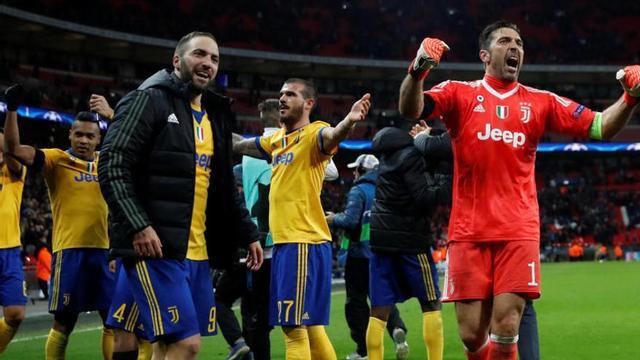 Los jugadores de la Juventus celebran su clasificación